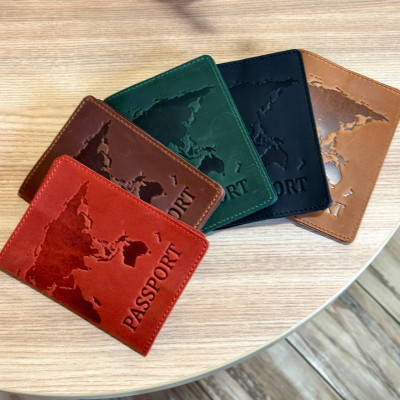 Кожаная обложка для паспорта с картой и надписью Ukraine