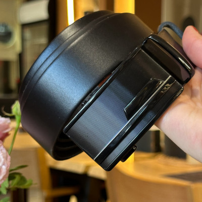 Мужской кожаный ремень с пряжкой автомат 4978