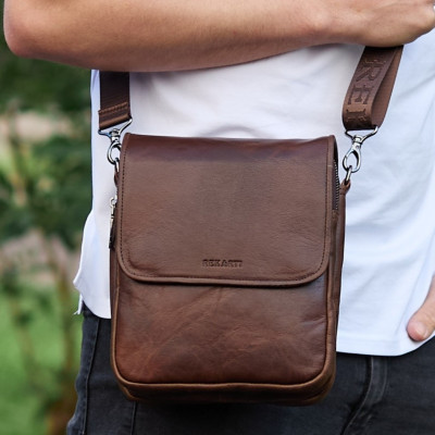 Барсетка с клапаном через плечо  24х20х6, мужская сумка с гладкой кожи Tiding Bag TD-81020 коричневая