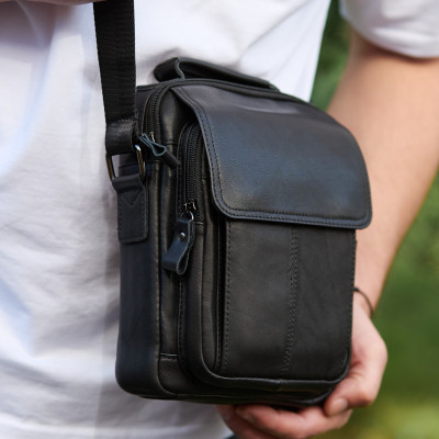 Сумка-барсетка мужская через плечо 22х18х8, мессенджер кожаный гладкий Tiding Bag TD-55467 черный цвет