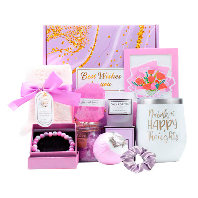 Подарочный набор Spa Gift Basket Set 01 8 предметов термостакан мыло бомбочка соль для ванны ароматическая свеча открытка резинка браслет Violet