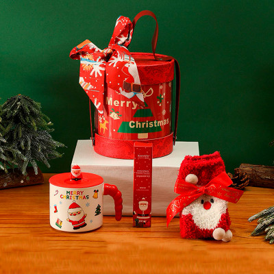 Рождественский подарочный набор 08 чашка крем для рук носки новогодние подарок на новый год