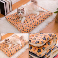 Лежак для домашнего животного для котов и собак Taotaopets 573301 Yellow Stars L