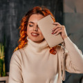 Жіночий клатч бежевий зернистий