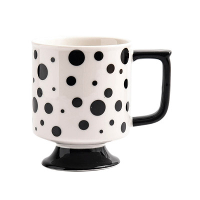 Сувенирная подарочная чашка XZ135 Point 250-300 мл чашка+подарочная коробка керамическая Black + White